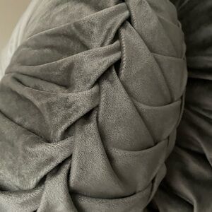 Round big velvet decor pillows 2 pairs